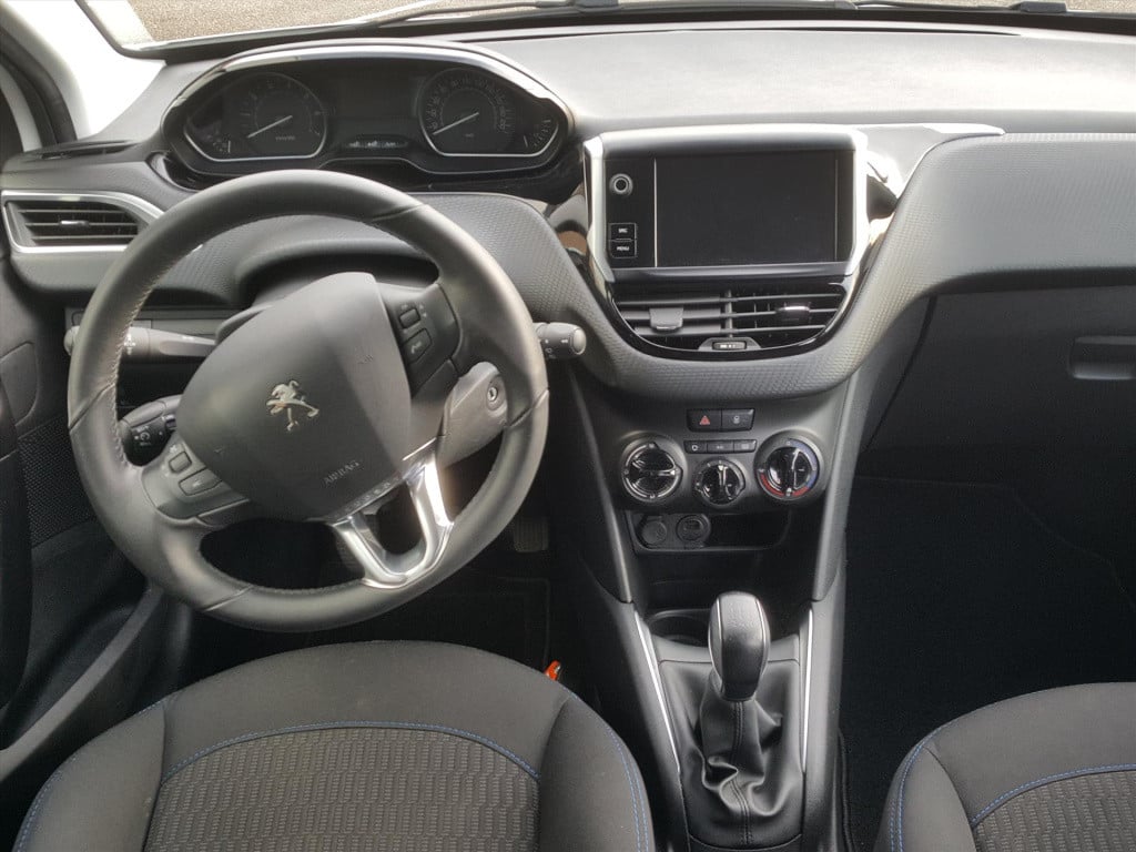 Peugeot 208 1.2 puretech 82pk signature navigatie | cruise control | airco 