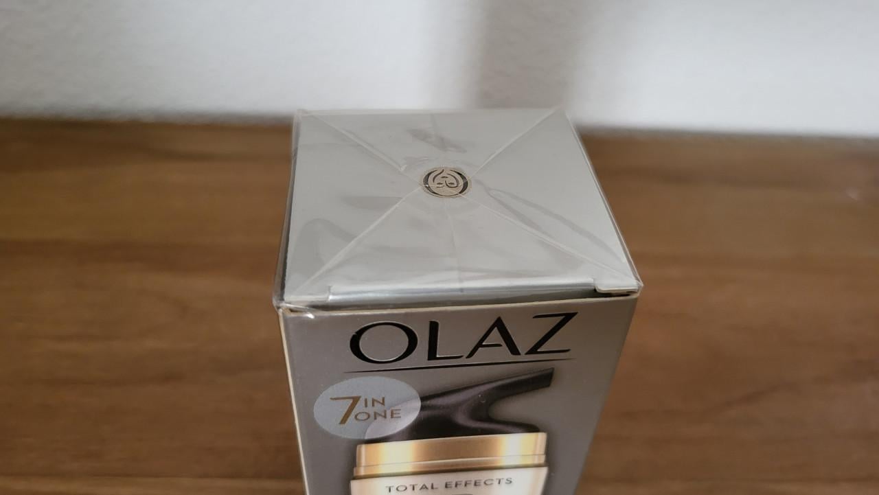 Olaz Total Effects BB Cream Light SPF 15 50 ml - NIEUW
