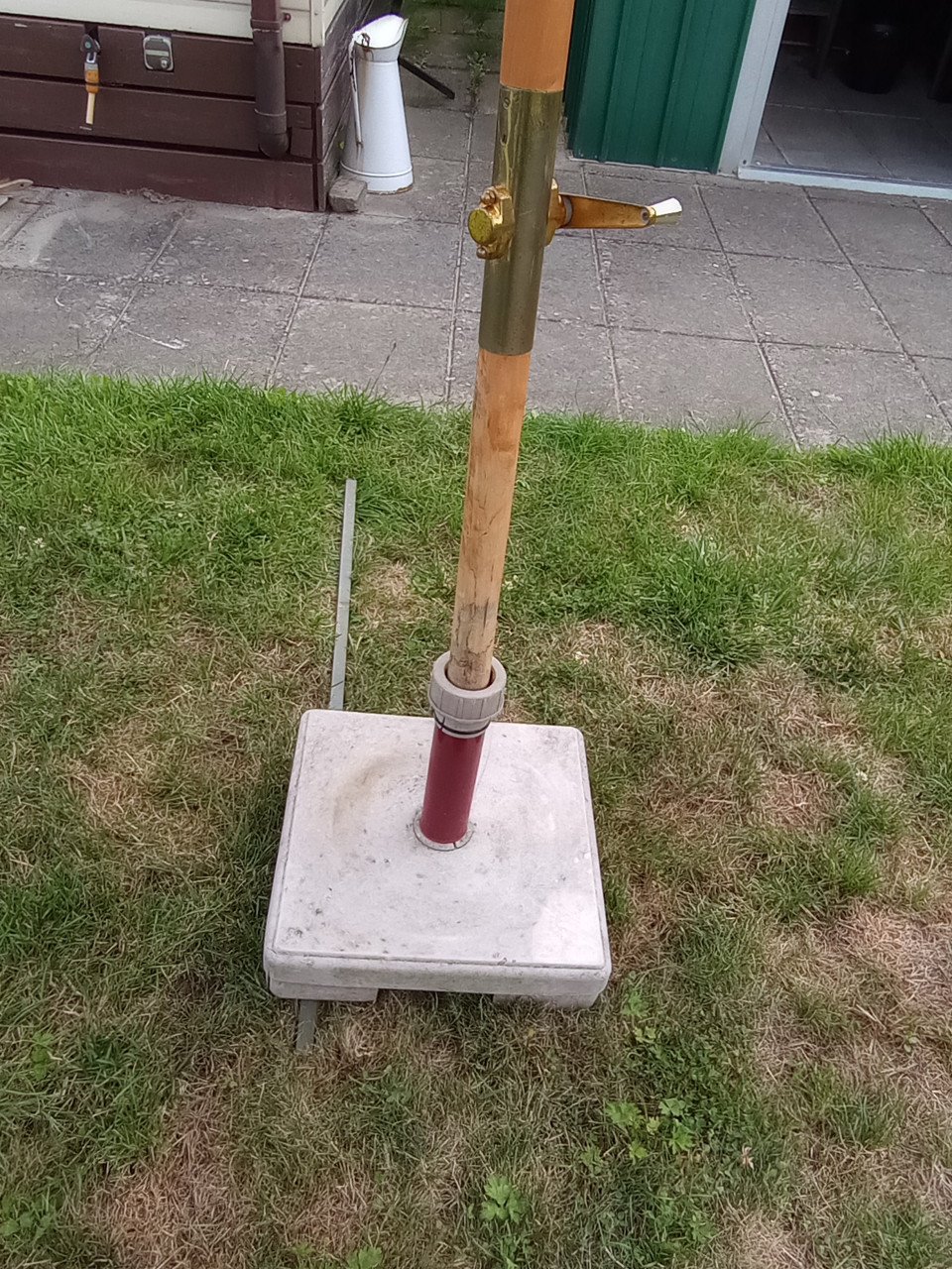 Parasol met zware voet (gereserveerd)