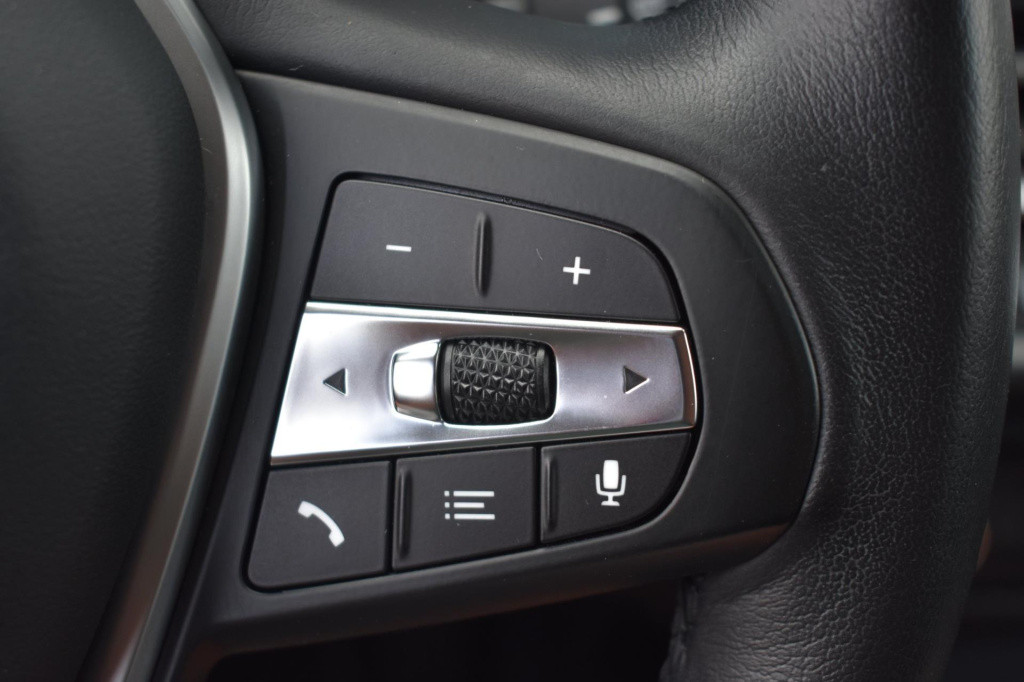 BMW 1 Serie 118i sport line | stoelverwarming | apple carplay | android aut