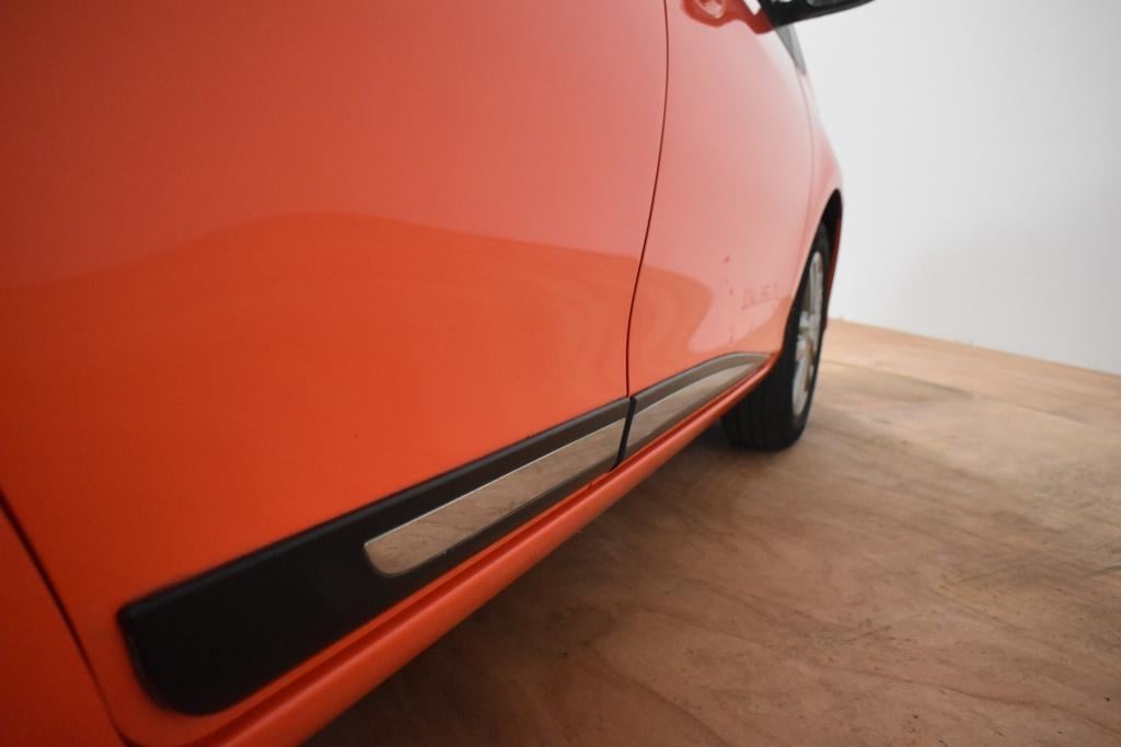 Toyota Yaris 1.3 vvt-i orange sport