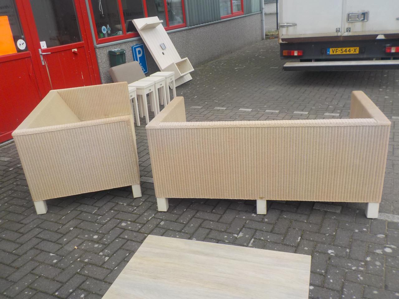 Rotan 2½ + 2½ zits met kussens in goede staat per stuk 125 euro 2 voor 195