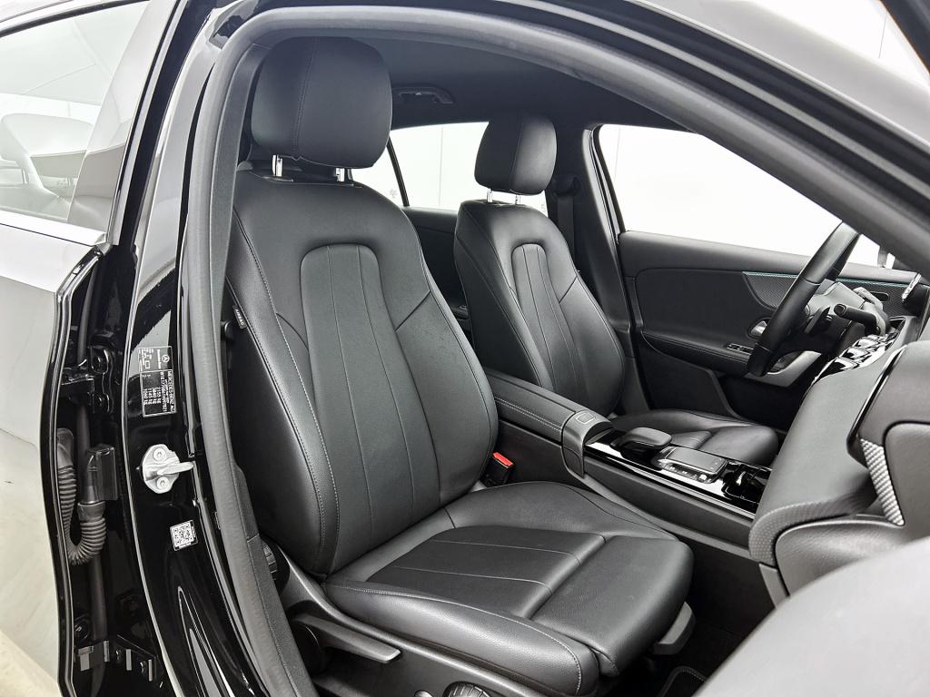 Mercedes-Benz A-Klasse 250 e plug-in hybride business solution luxury | led