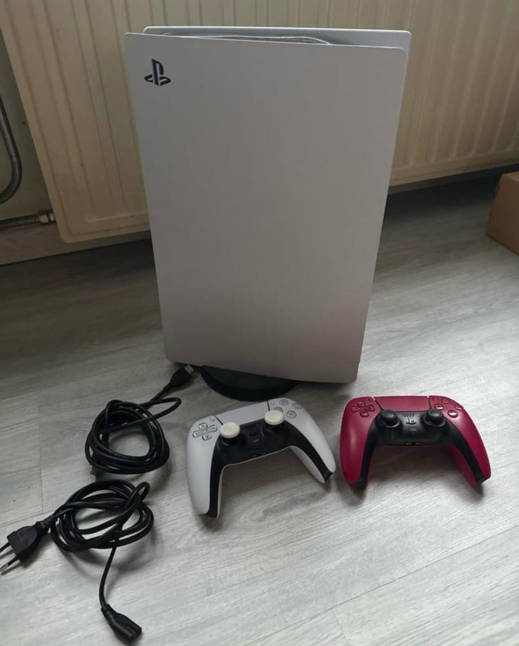 Playstation 5 Digital (1TB) met 2 controllers