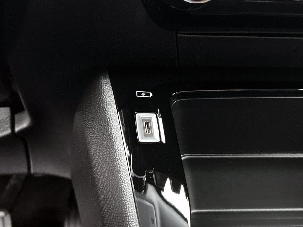 Peugeot 2008 130 pk automaat active pack | camera | parkeersensoren | apple