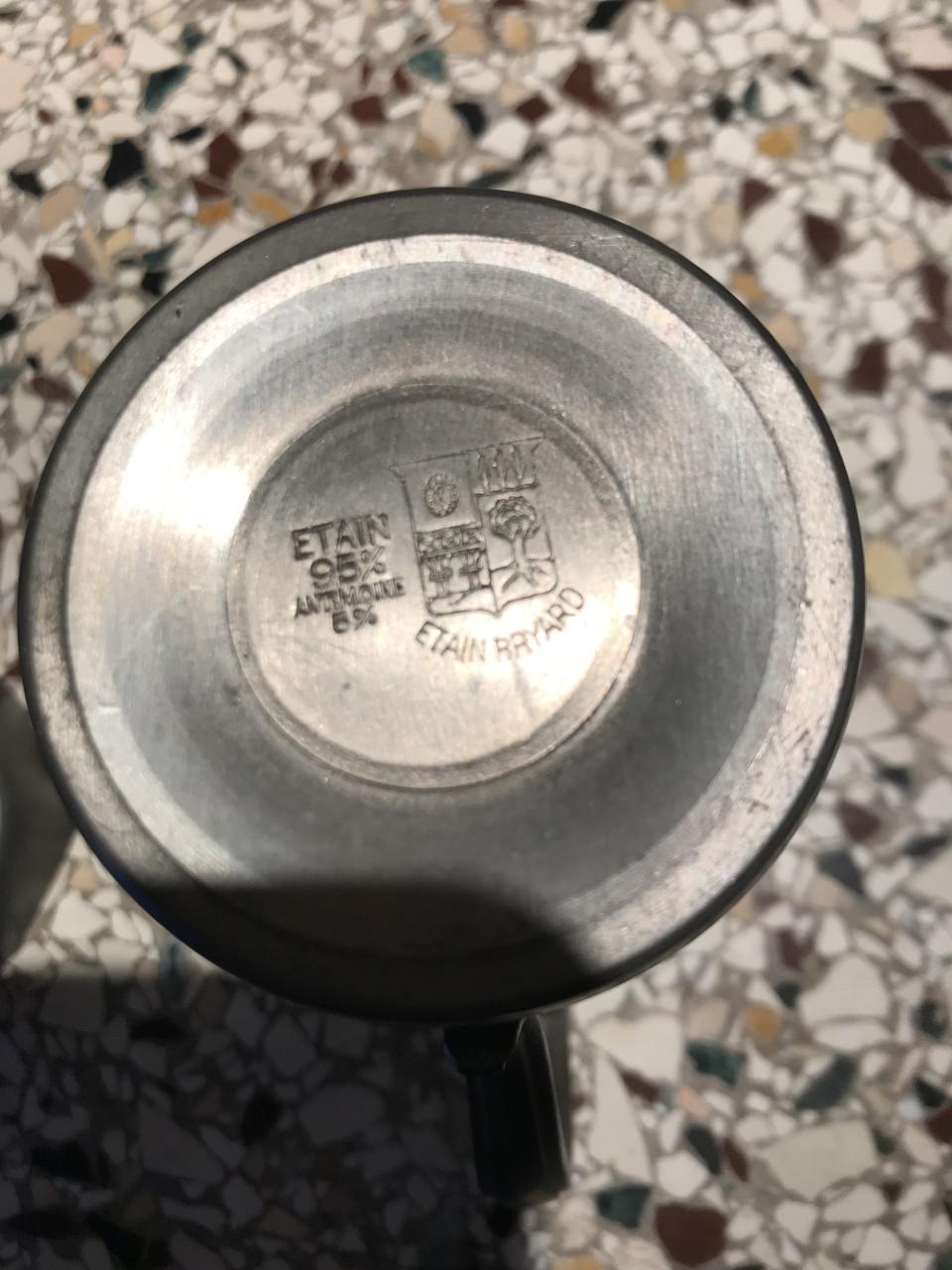 2 gesigneerde Franse kannetjes