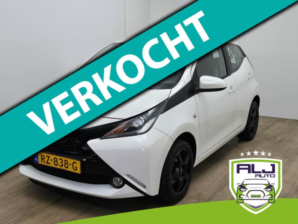 Toyota Aygo occasion 1.0 vvt-i x-play | wit | tweedehands toyota aygo | air