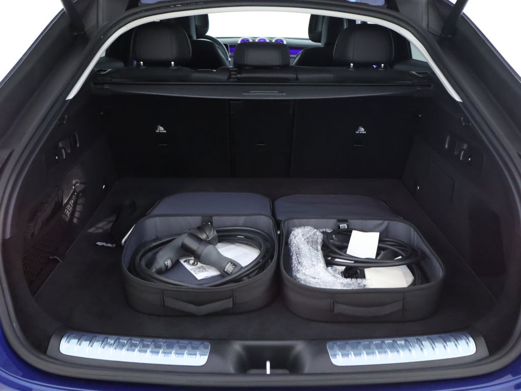Mercedes-Benz Glc coupé 300 e 4matic amg plug-in hybride | trekhaak |  pano
