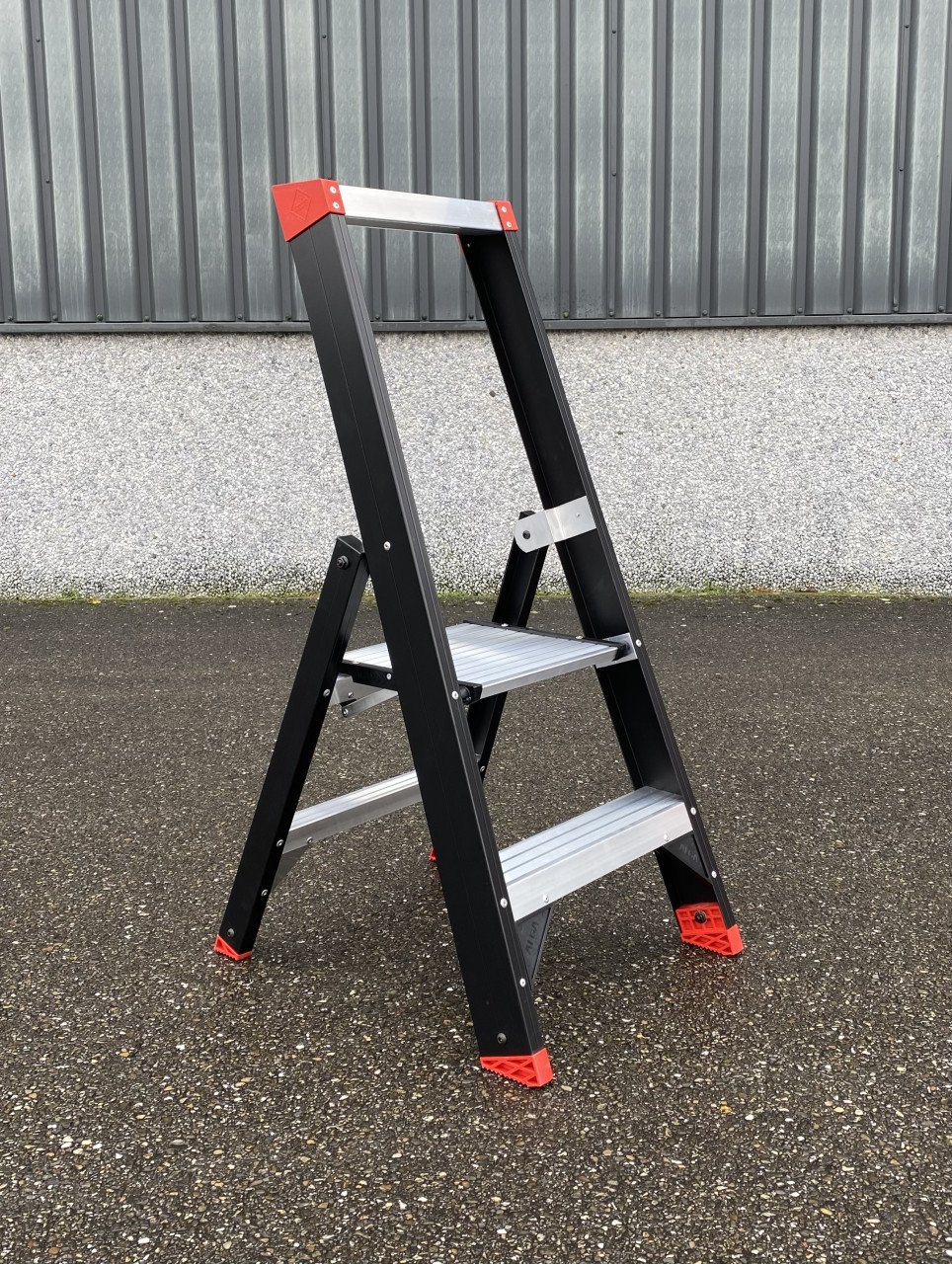 Trap 2x9 treden zwart gecoat NIEUW