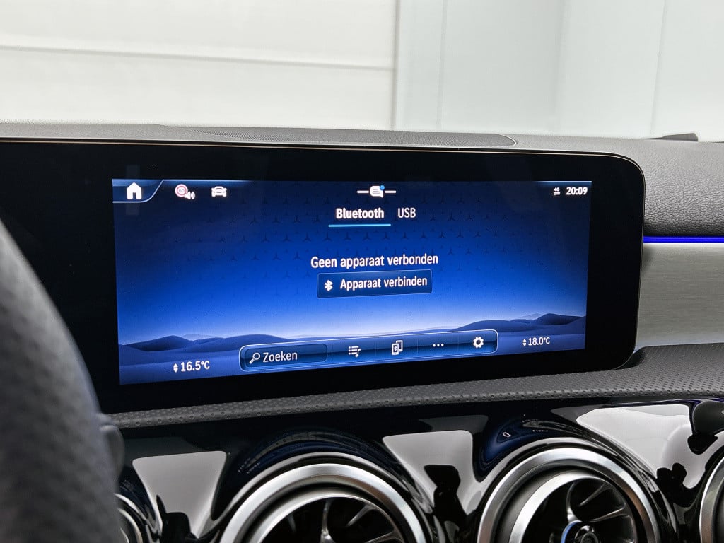 Mercedes-Benz A-Klasse 180 business solution amg | nightpakket | amg line p