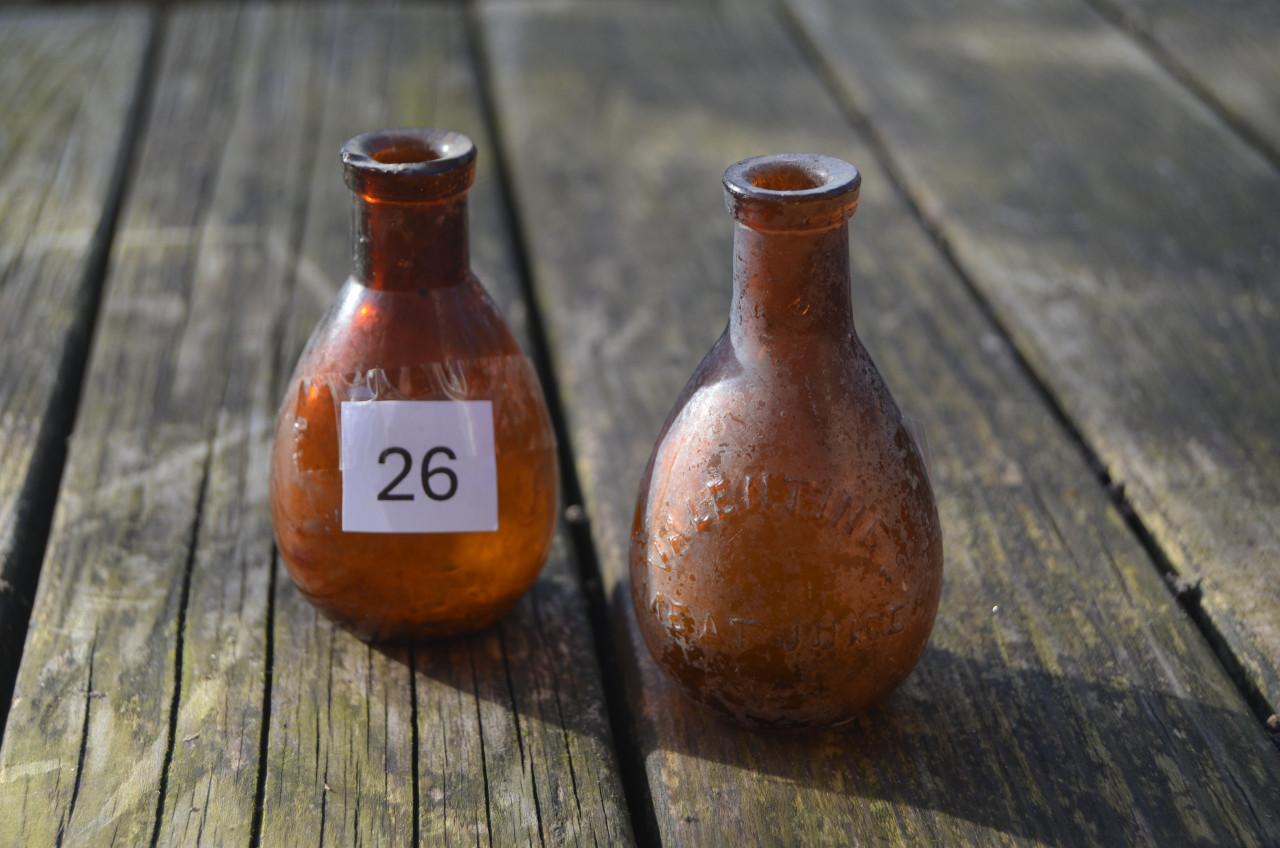 Bodemvondsten 'Valentine Meat Juice' flessen