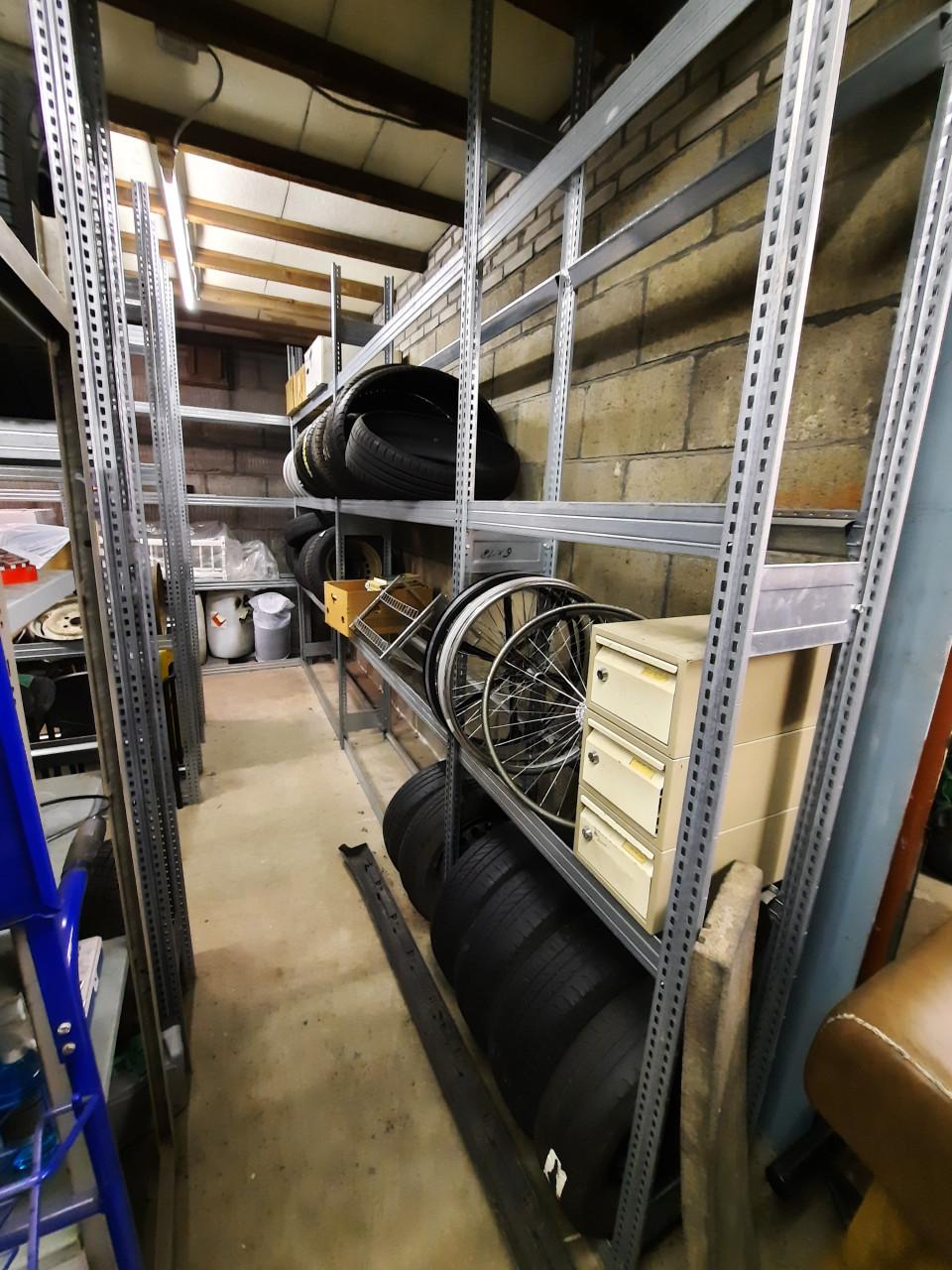 Stellingmateriaal stellingen bandenstelling legbordstelling gegalvaniseerd