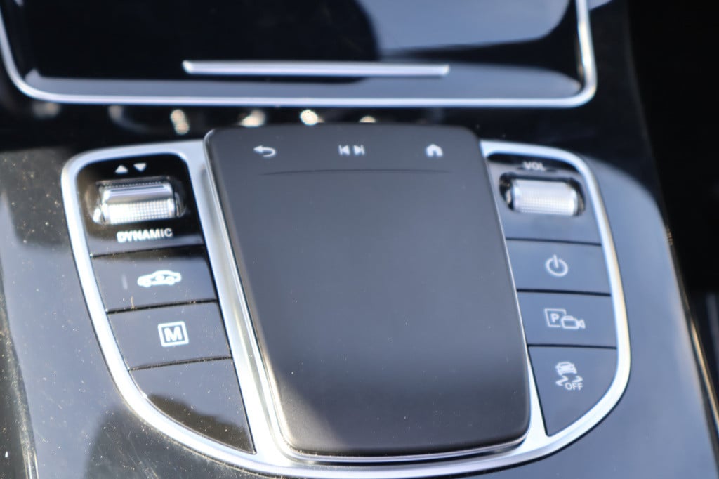 Mercedes-Benz Glc 300e 4matic business solution luxury l mbux l panoramadak