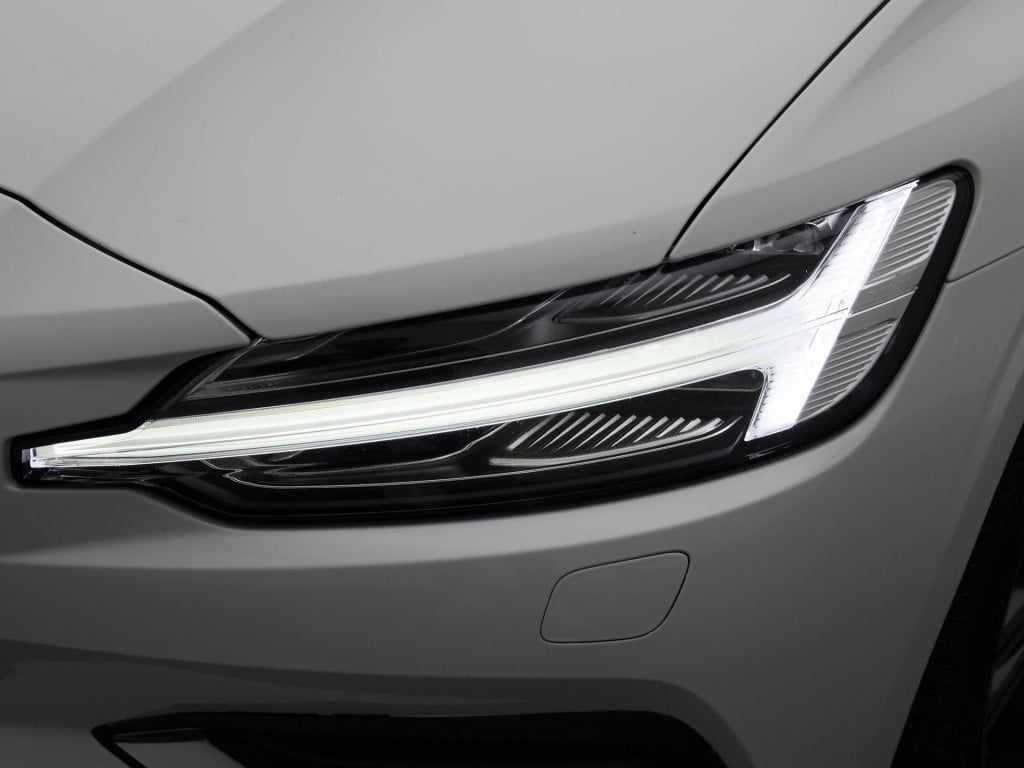 Volvo V60 2.0 b4 inscription | automaat | lmv | virtual cockpit | parkeer s