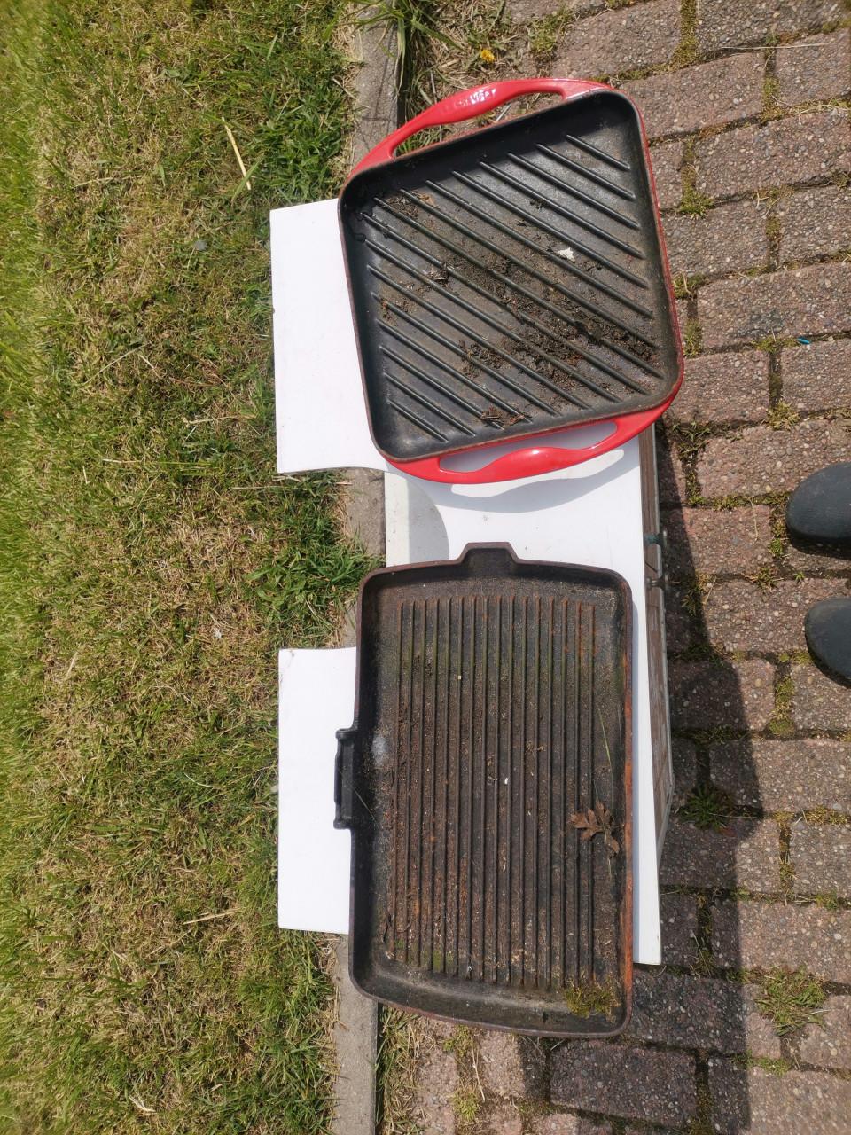 Twee maal grill pan/plaatje