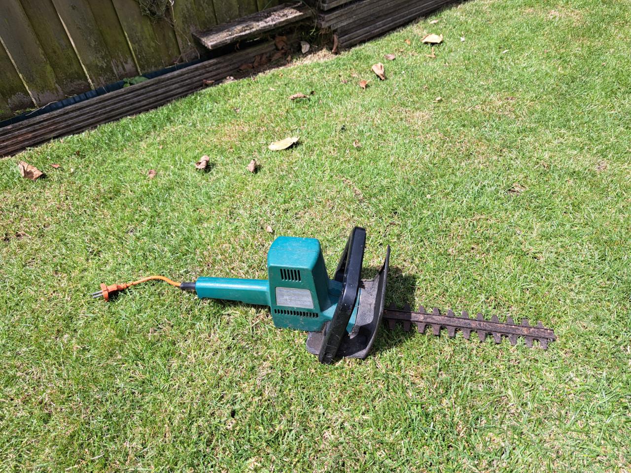 Black & Decker elektrische heggenschaar.
