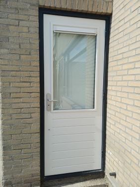 Deur met kozijn