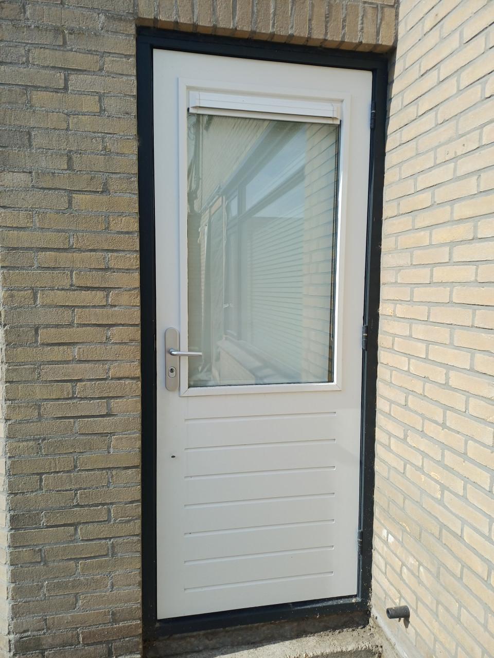 Deur met kozijn