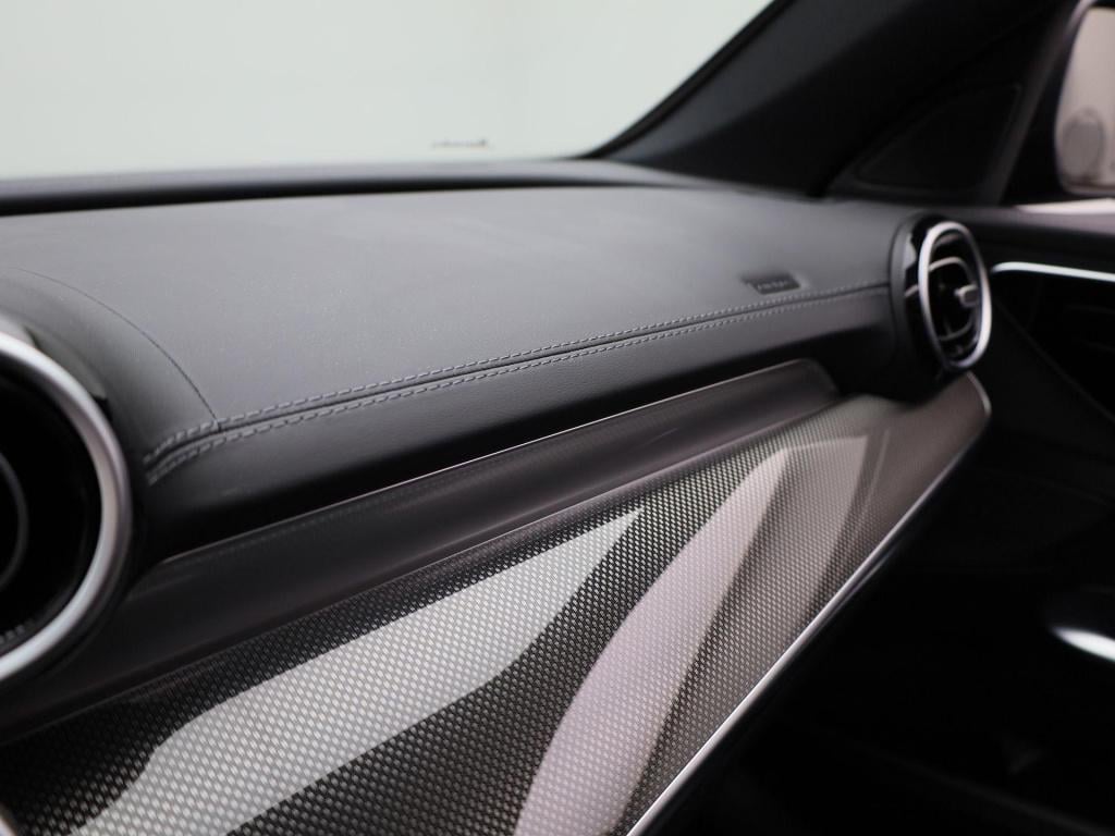 Mercedes-Benz C-Klasse 180 amg line | automaat | panoramadak | trekhaak | v