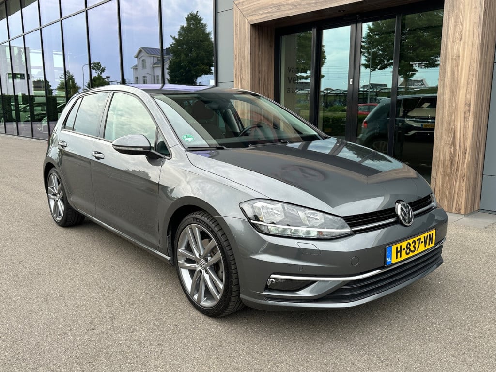 Volkswagen Golf 1.5 tsi 150pk dsg highline | camera | virtual cockpit | tre