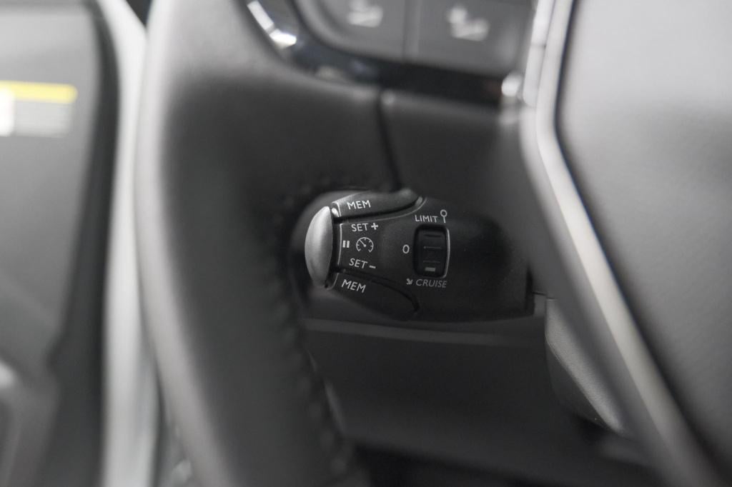 Peugeot 2008 puretech 130 eat8 allure | 360 camera | dodehoekdetectie | app