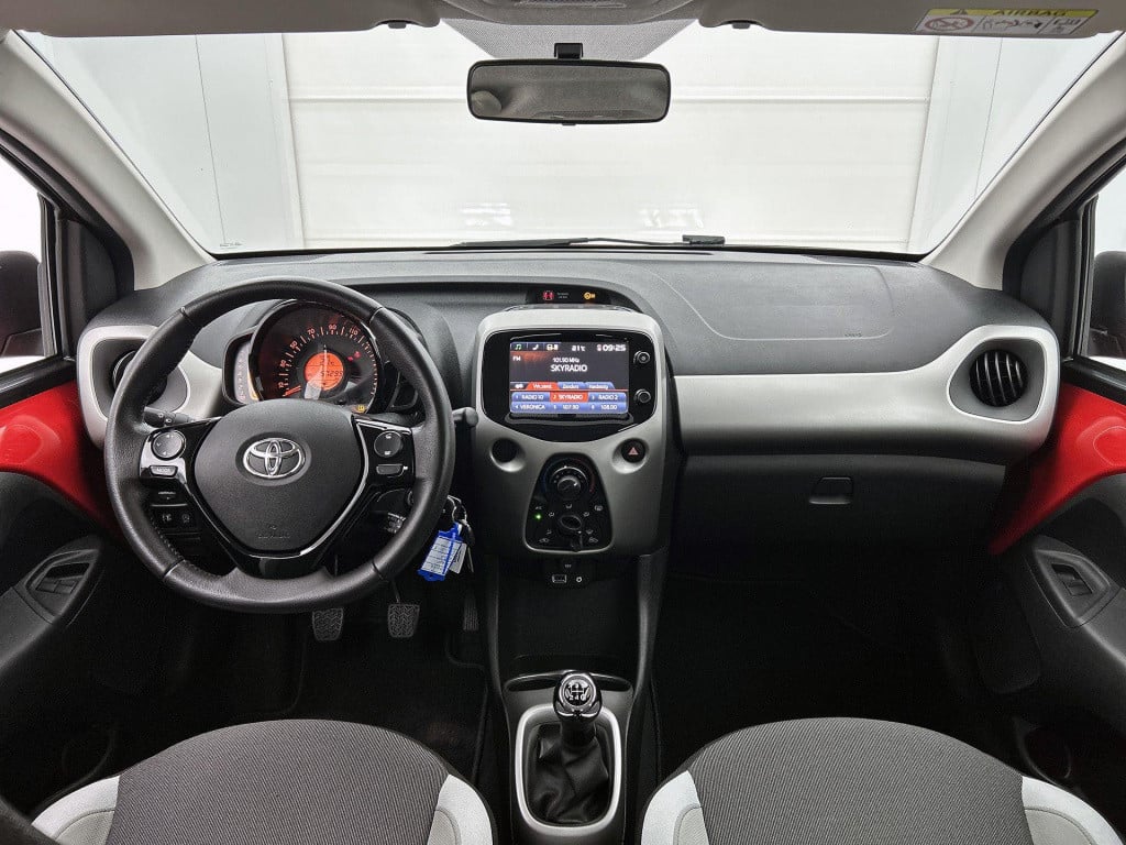 Toyota Aygo 1.0 vvt-i x-play | camera | bluetooth | airco