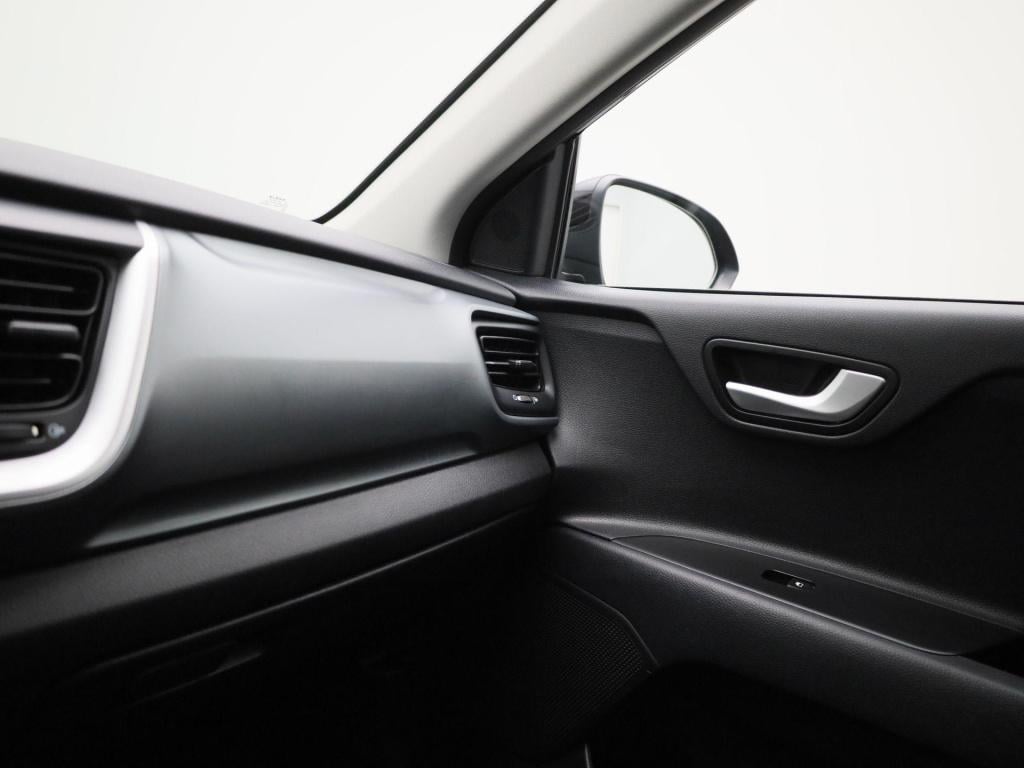 Kia Stonic 1.2 urban edition | lmv | parkeer sensoren | bluetooth | apple c