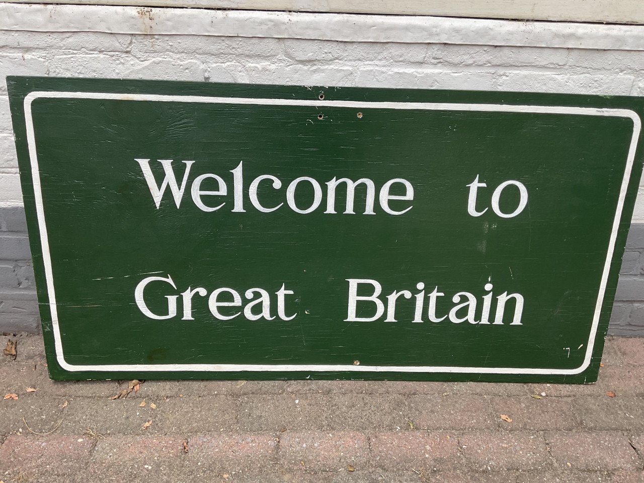 Welcome to Great Britain .   ( houten bord )