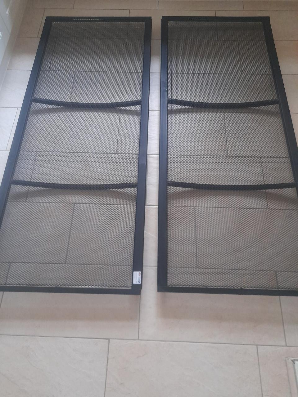 2 x 80 x 200 Spiraal bodems (in goede staat)