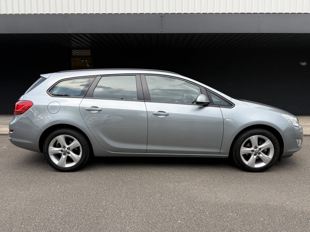 Opel Astra sports tourer 1.4 turbo edition