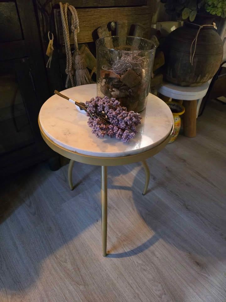 NACHTKASTJES IN DIVERSE AFMETINGEN EN MODELLEN, OOK LEUKE BEDTAFELTJES