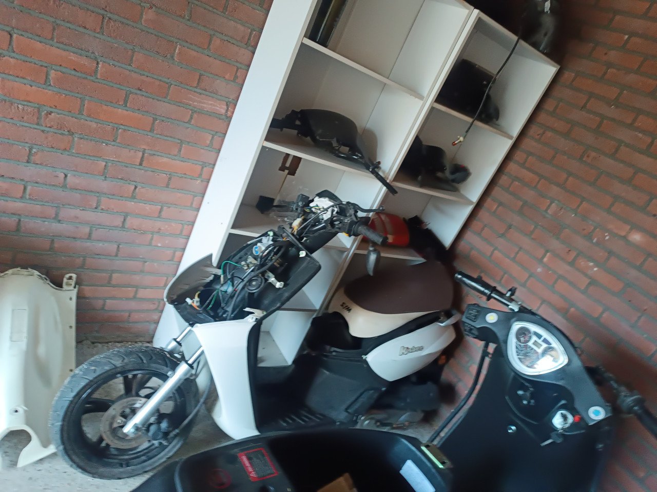 Scooteronderdelen tekoop