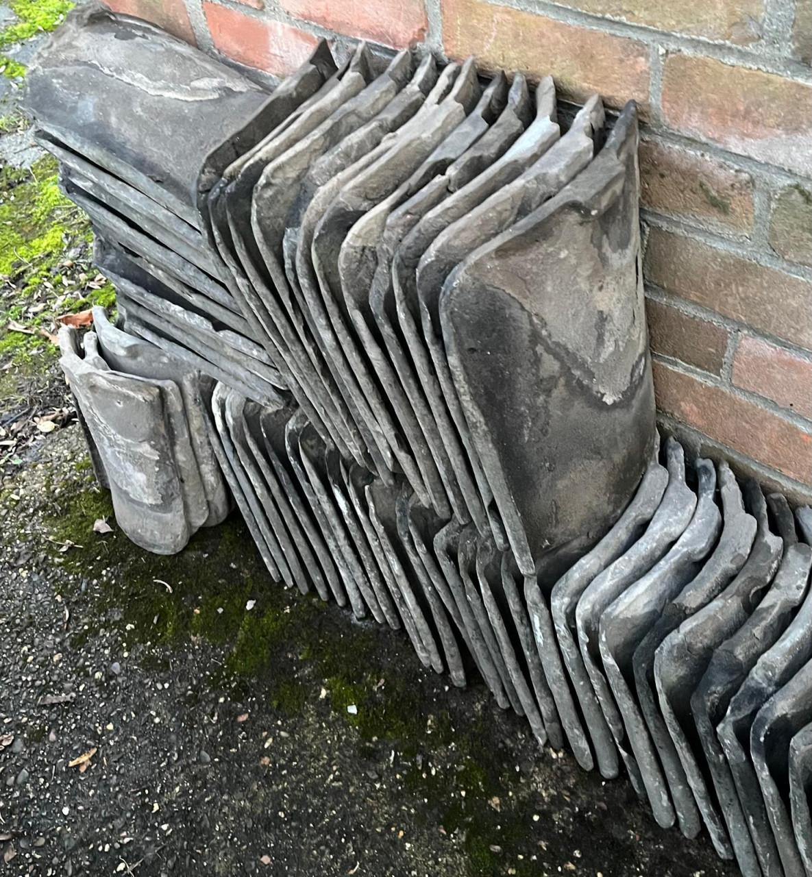 Mooie oude blauwe en rode Oude Holle/Boomse pannen