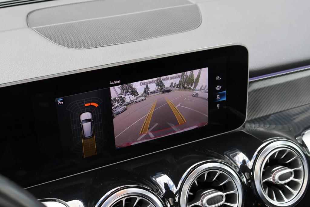 Mercedes-Benz Glb 200 business solution amg 163 pk i panoramadak i trekhaak