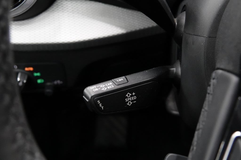 Audi Q2 1.5 tfsi | stoelverw. | trekhaak | camera | keyless |