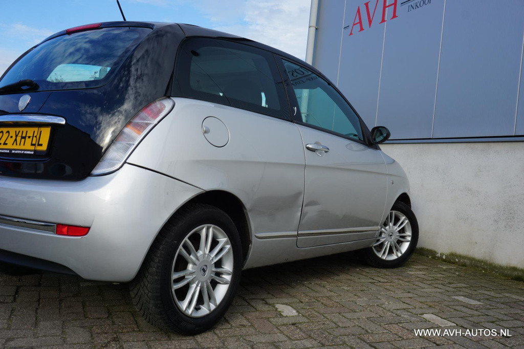 Lancia Y(psilon) 1.4-16v oro