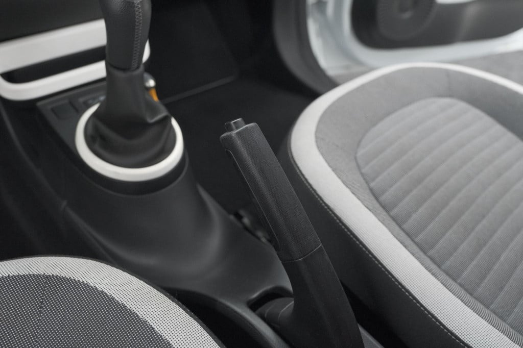 Renault Twingo sce limited | parkeersensoren | bluetooth | airco | 15 inch 