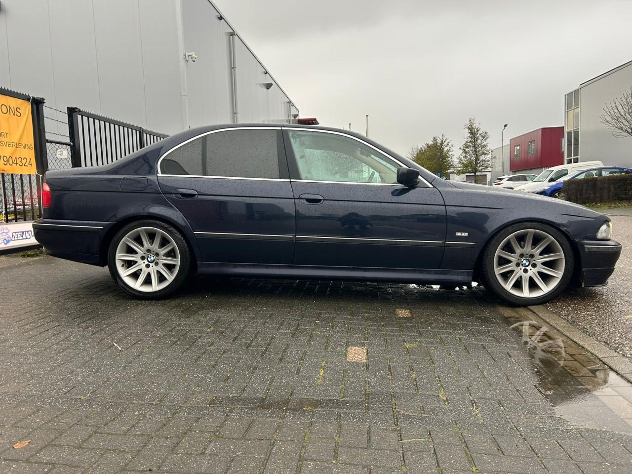 BMW 5-serie 523i Executive MEENNEEMPRIJS! AUTOMAAT/NW ALLS BANDEN/CLIMATE
