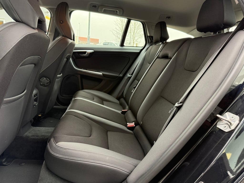 Volvo V60 1.6 t3 momentum