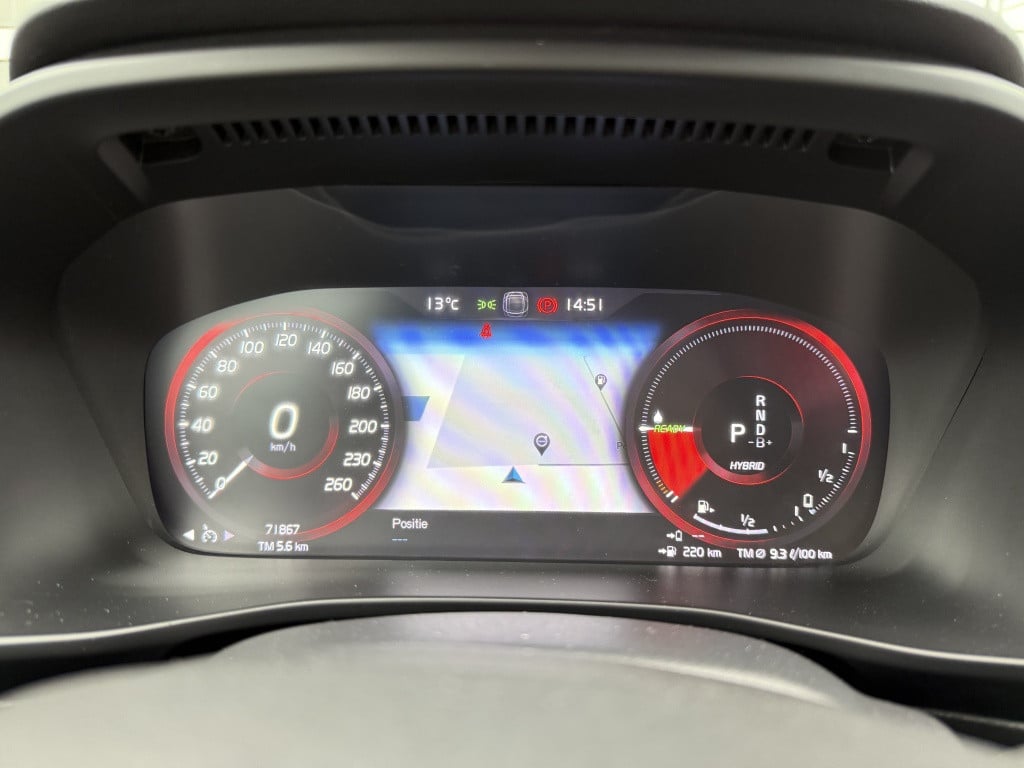 Volvo XC40 t5 262pk recharge business pro| navi| keyless| led| getint glas|