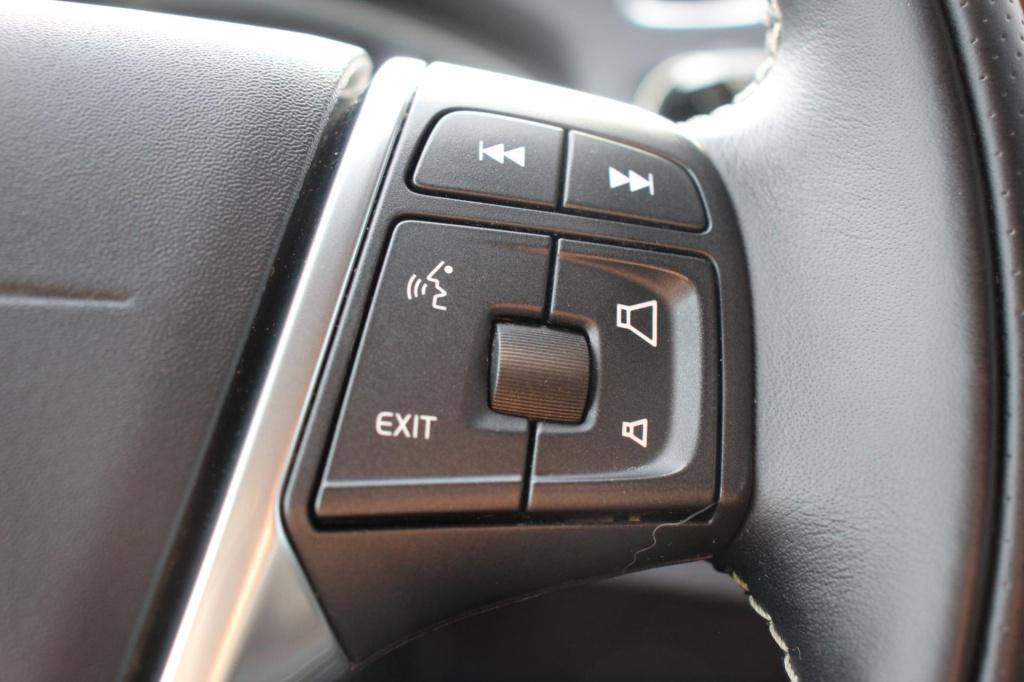 Volvo V40 2.0 t2 r-design - leder/alcantara - harman kardon - led - navi - 