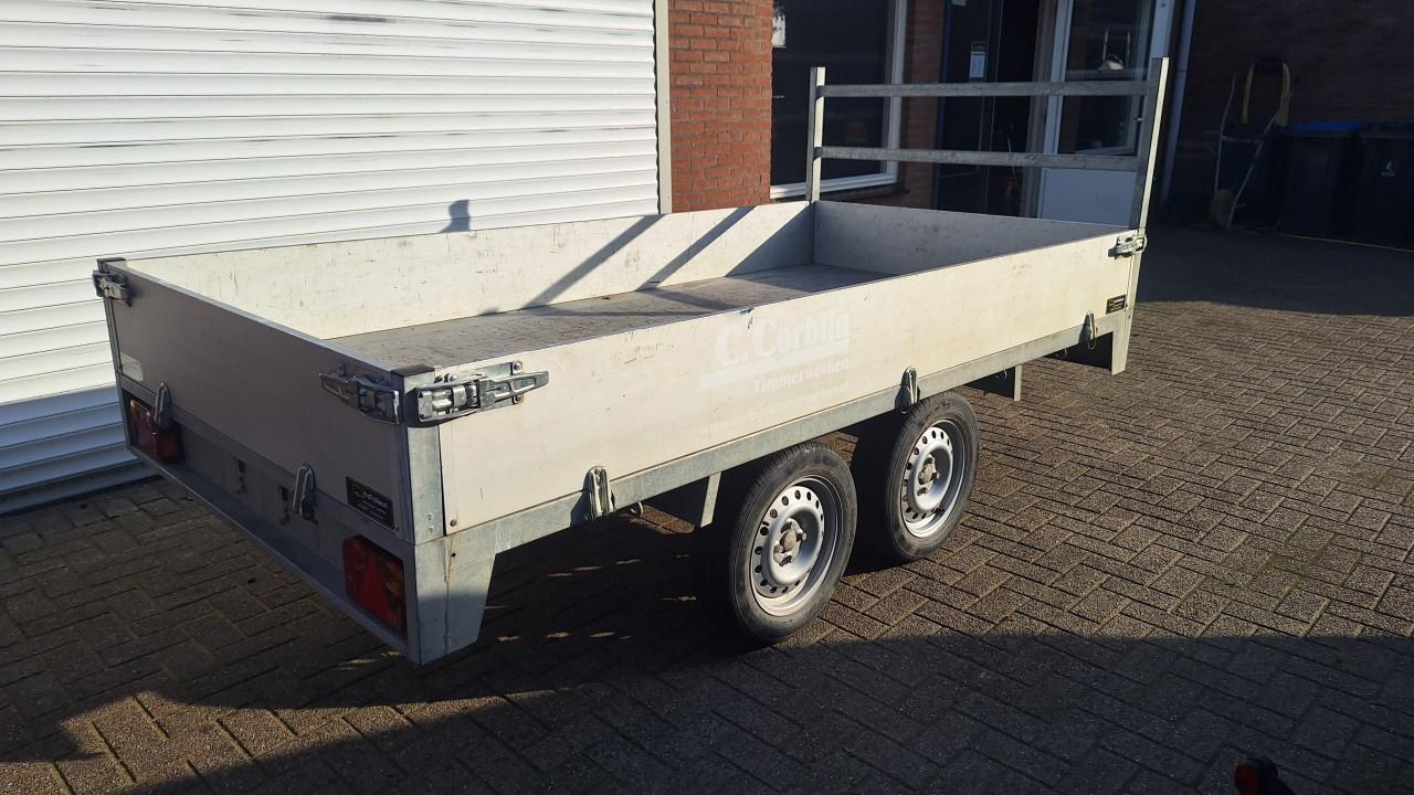 Plateauwagen ongeremd 300x150