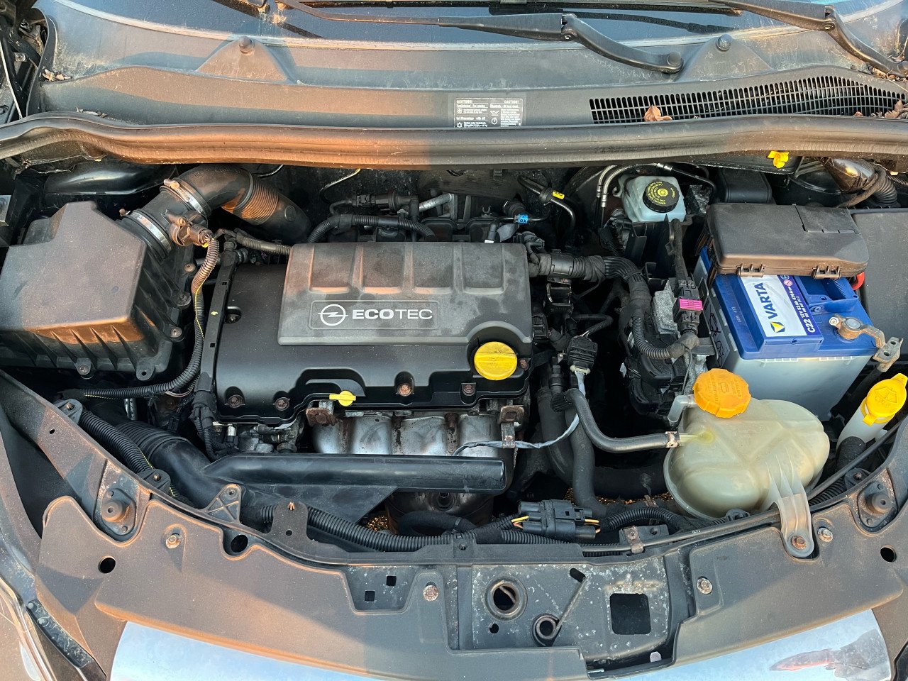 Opel Corsa 2010 5DRS 1.2 Lekke Koppakking €700 vaste prijs!
