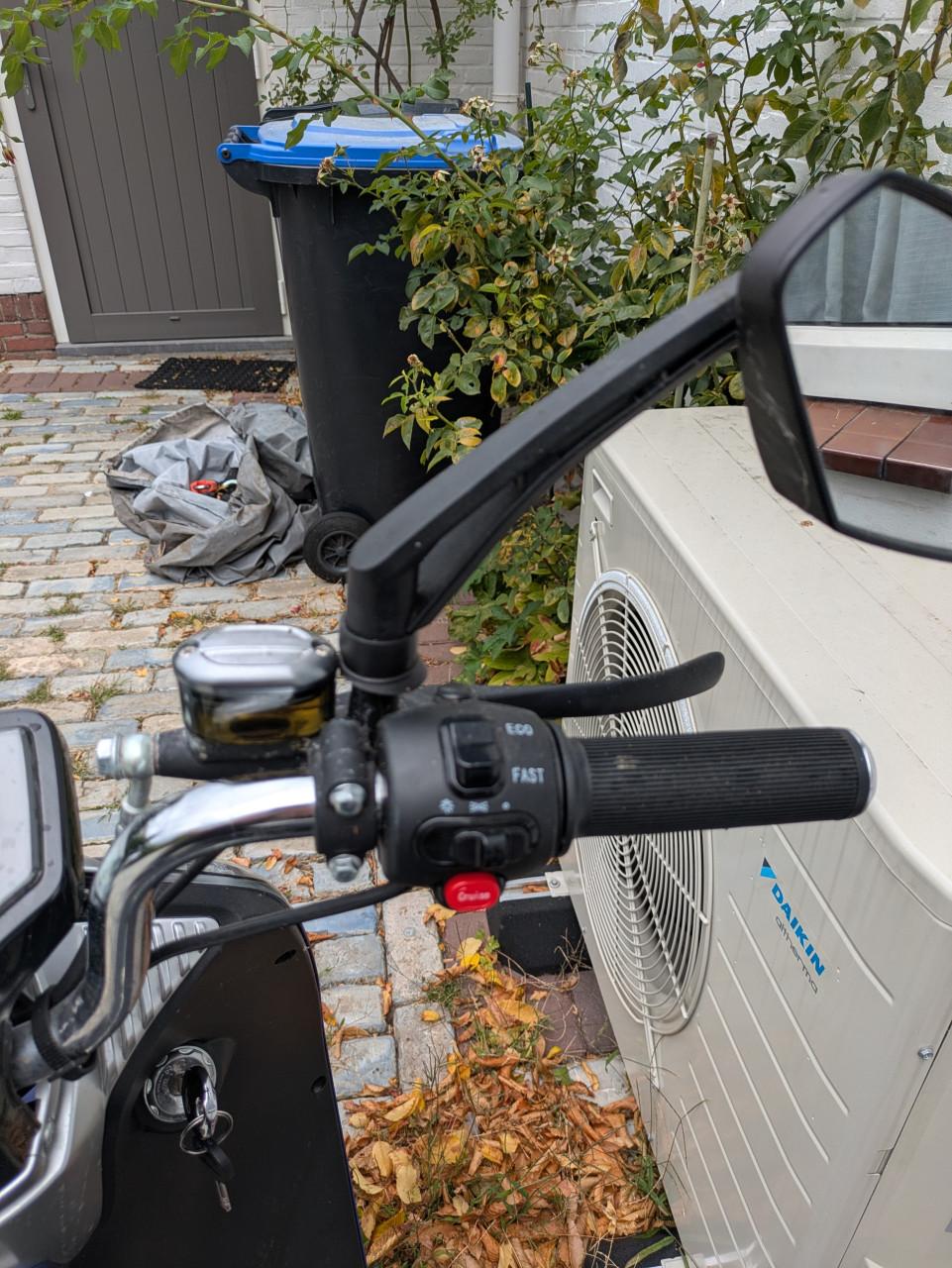 Mooie Nipponia volty bromscooter