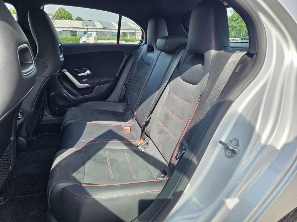 Mercedes-Benz A-Klasse 180 business solution amg