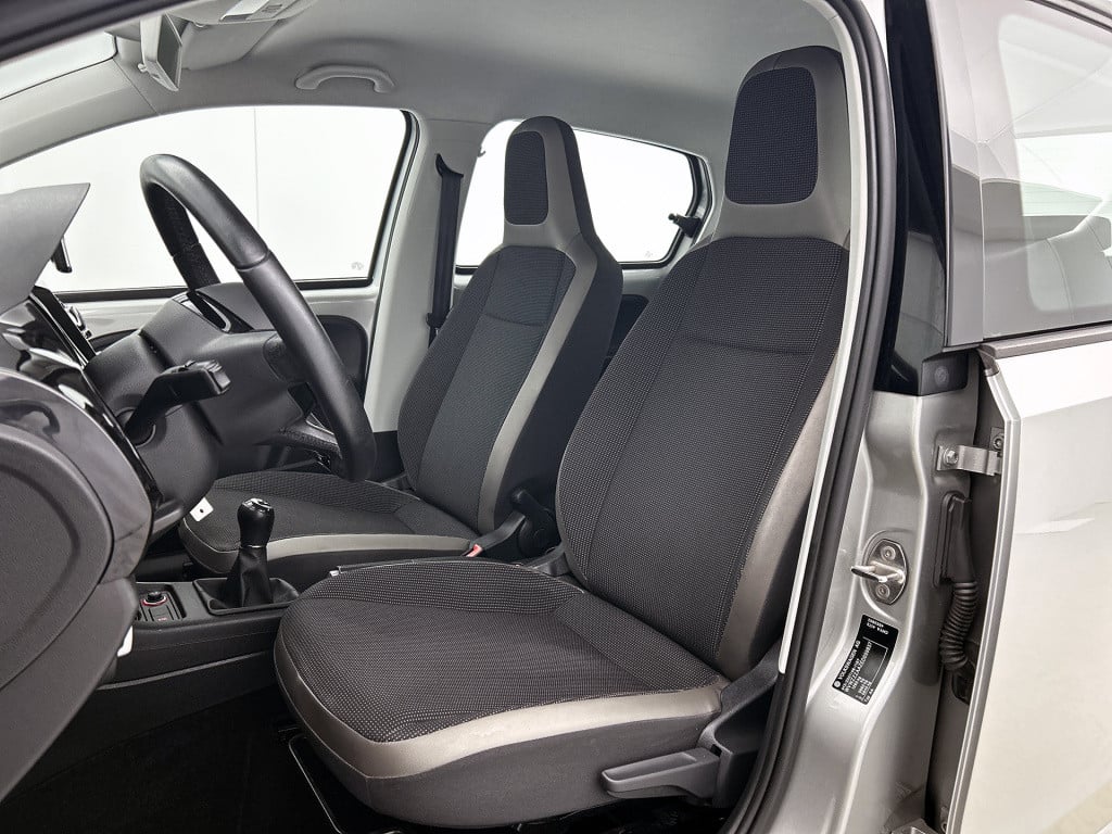 Volkswagen UP! 1.0 high up! bluemotion | 1e eigenaar | trekaak |