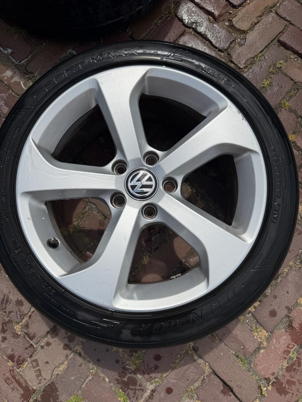 Originele volkswagen borbet velgen 17inch met banden 5x112