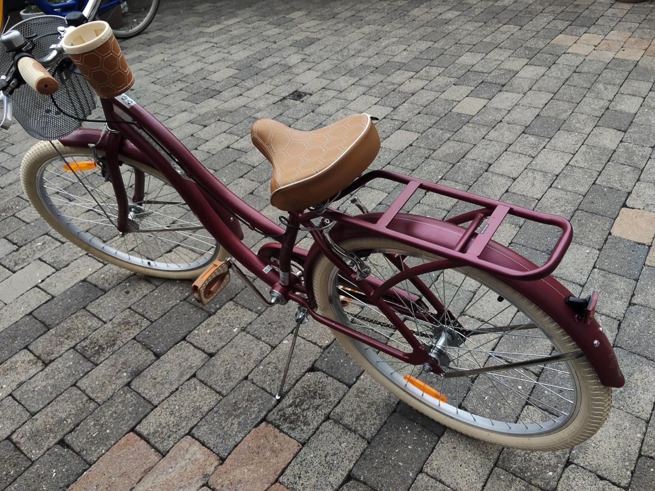 Te koop z.g.a.n. 26 inch meisjes/dames fiets