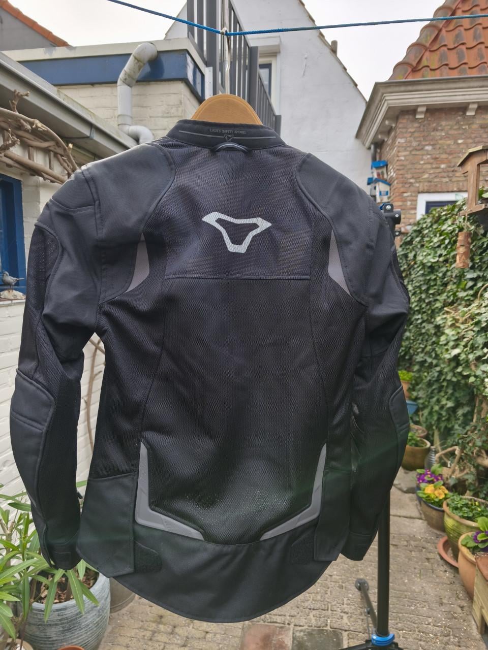 Te koop RICHA zomer doorwaai motorjack maat S.