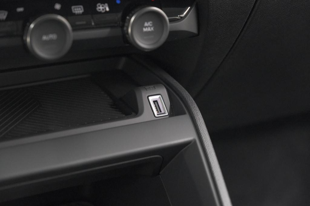 Citroen C4 hybrid 136 e-dcs6 plus | camera | apple carplay | navigatie | pa